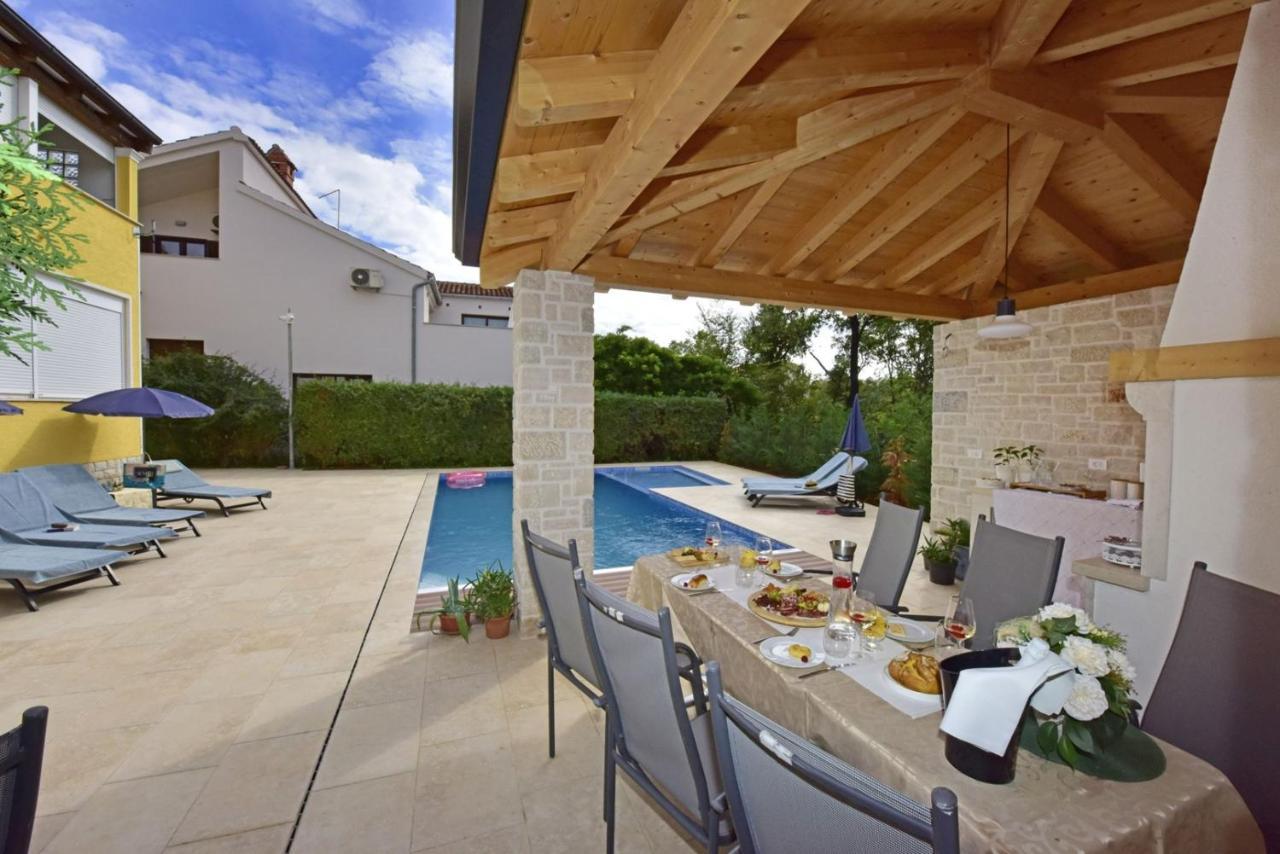 Apartments House Anna For Max 13 Persons In Porec, Pet Friendly Dış mekan fotoğraf