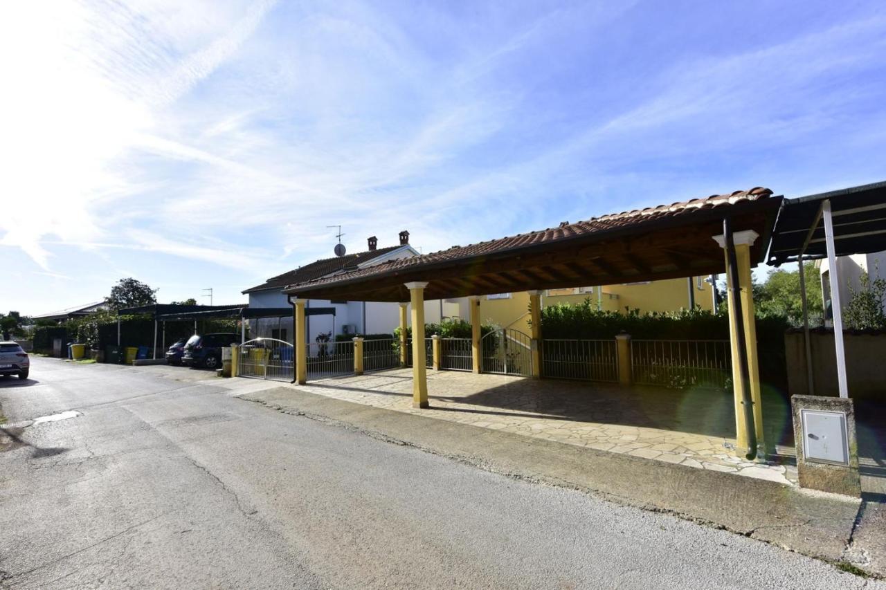 Apartments House Anna For Max 13 Persons In Porec, Pet Friendly Dış mekan fotoğraf