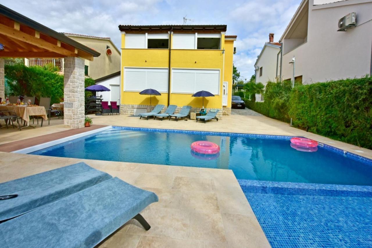 Apartments House Anna For Max 13 Persons In Porec, Pet Friendly Dış mekan fotoğraf