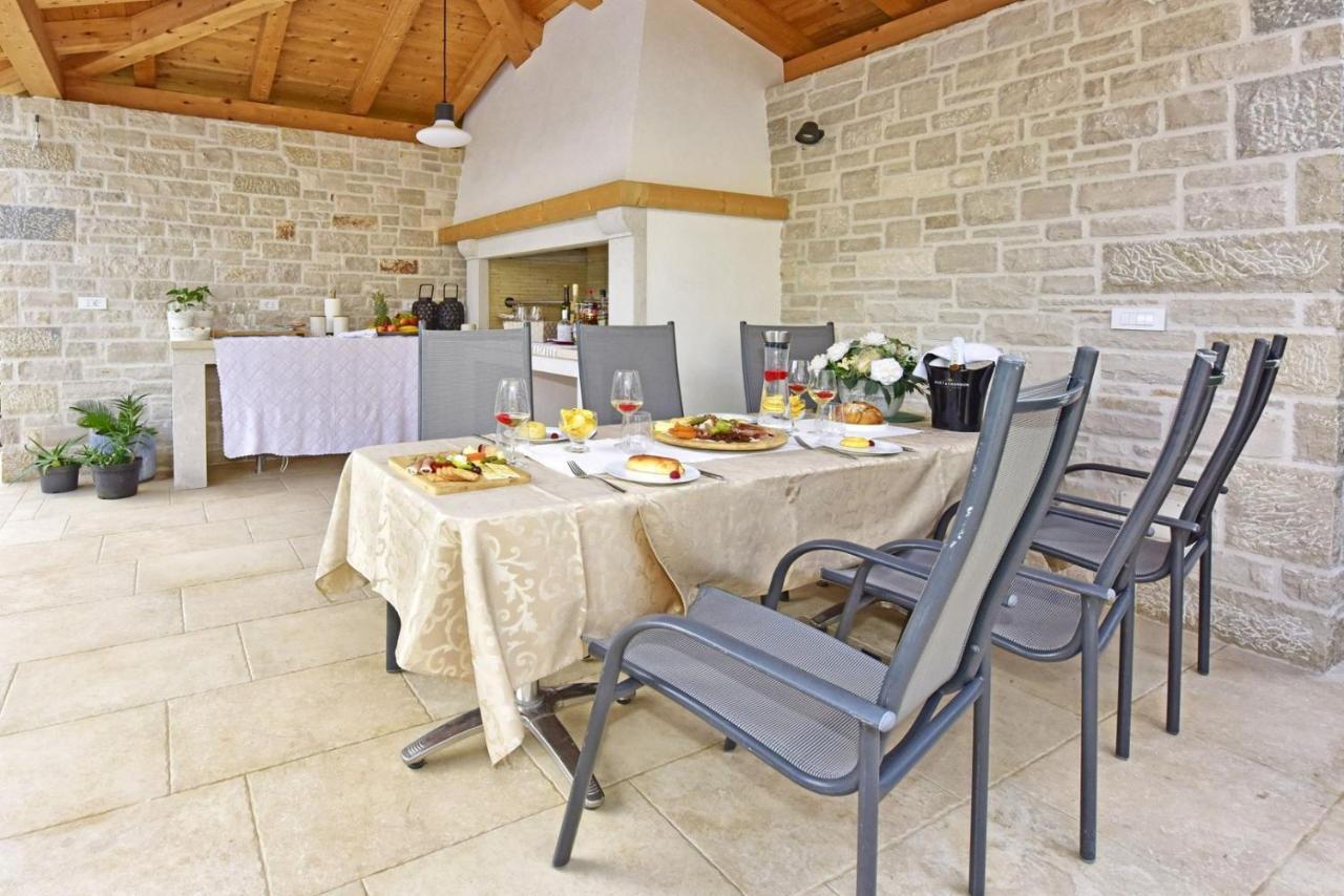 Apartments House Anna For Max 13 Persons In Porec, Pet Friendly Dış mekan fotoğraf