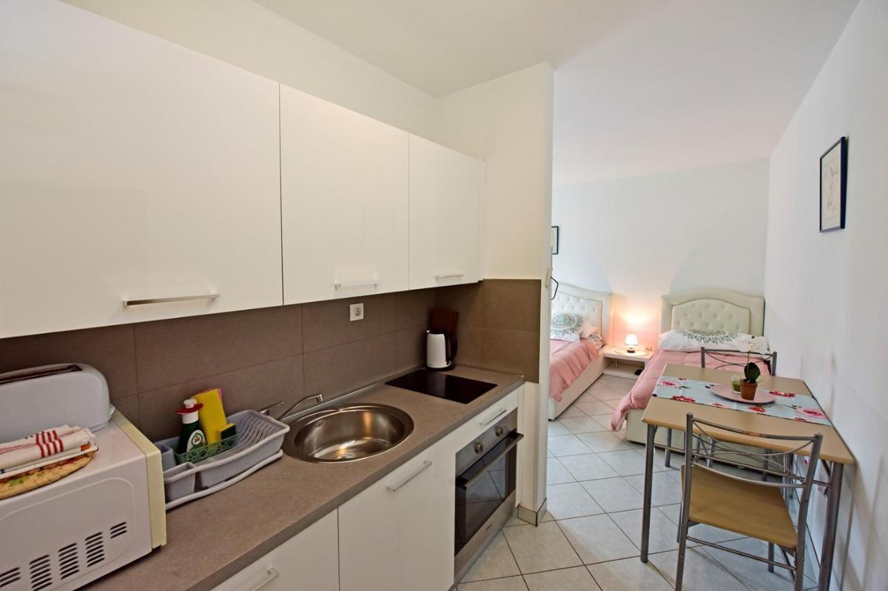 Apartments House Anna For Max 13 Persons In Porec, Pet Friendly Dış mekan fotoğraf