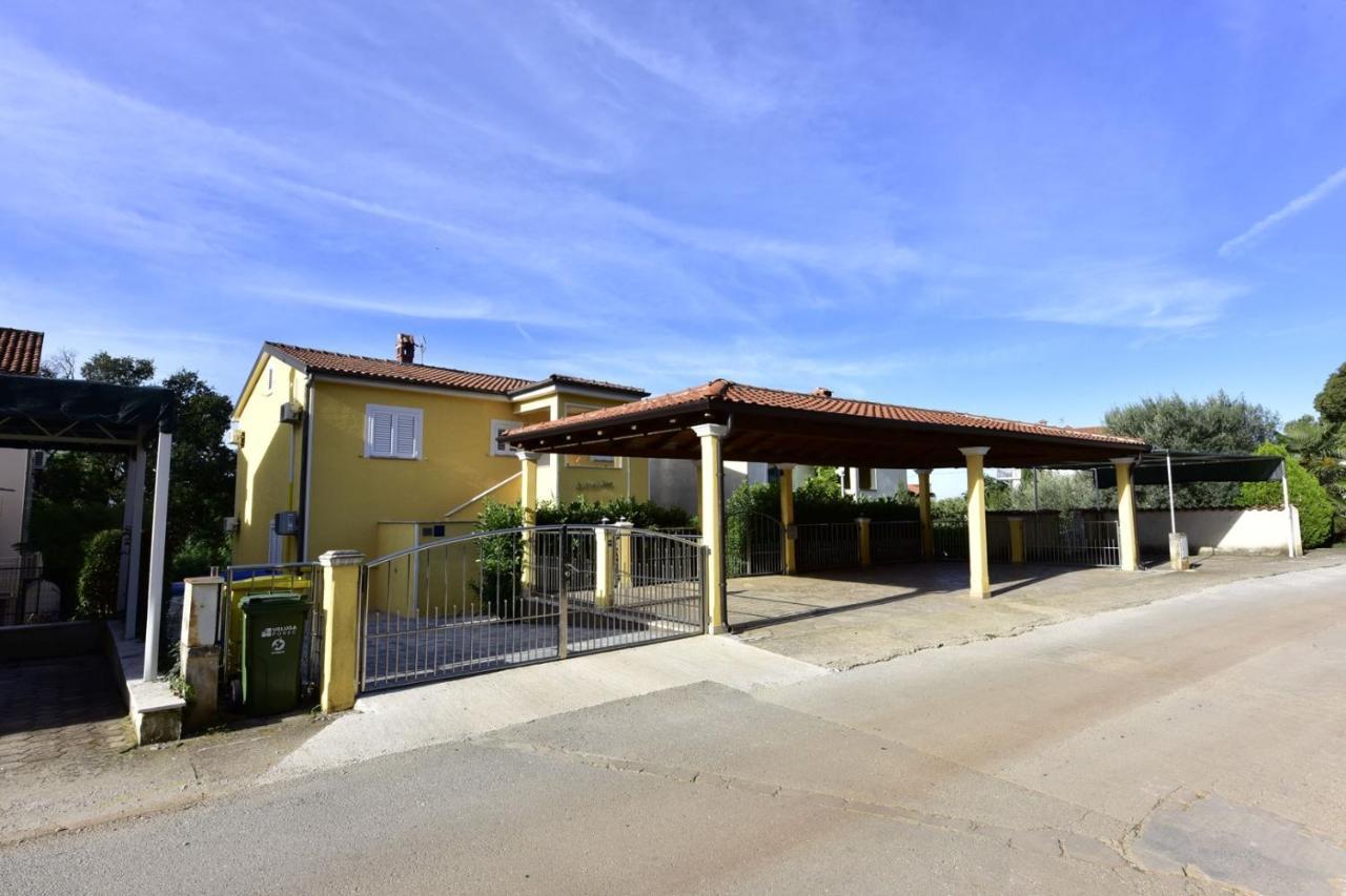 Apartments House Anna For Max 13 Persons In Porec, Pet Friendly Dış mekan fotoğraf