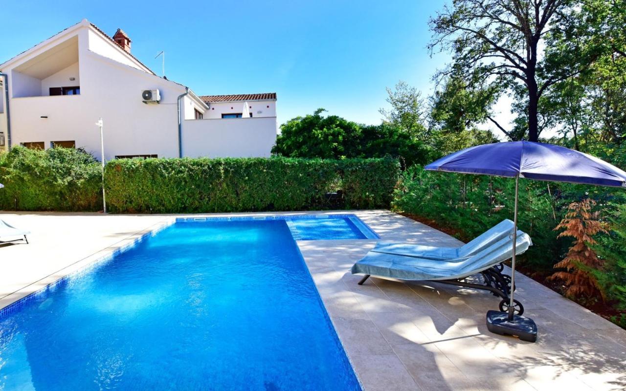 Apartments House Anna For Max 13 Persons In Porec, Pet Friendly Dış mekan fotoğraf