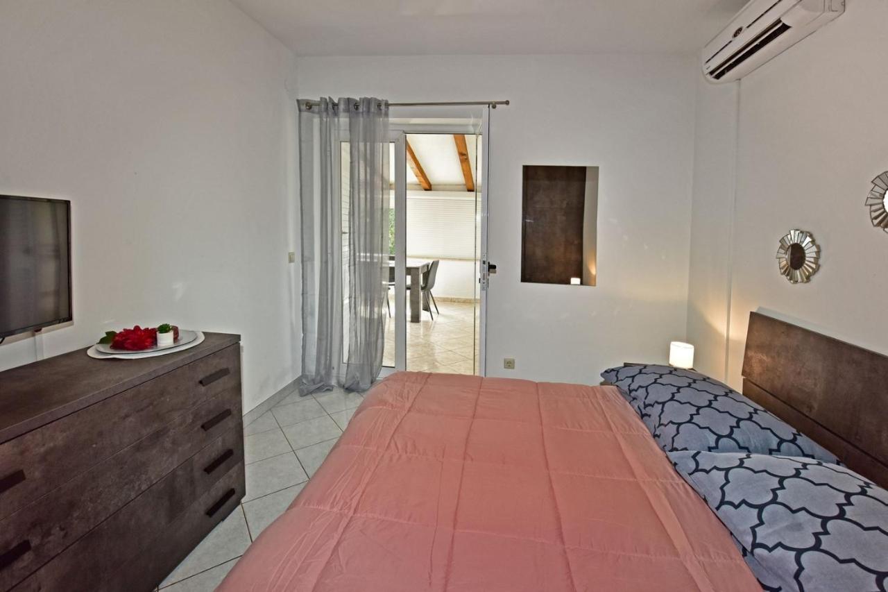 Apartments House Anna For Max 13 Persons In Porec, Pet Friendly Dış mekan fotoğraf