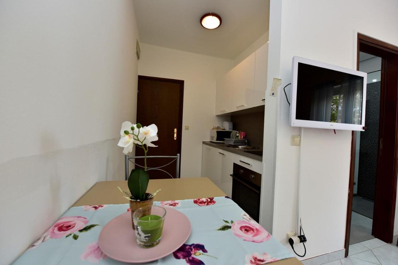 Apartments House Anna For Max 13 Persons In Porec, Pet Friendly Dış mekan fotoğraf