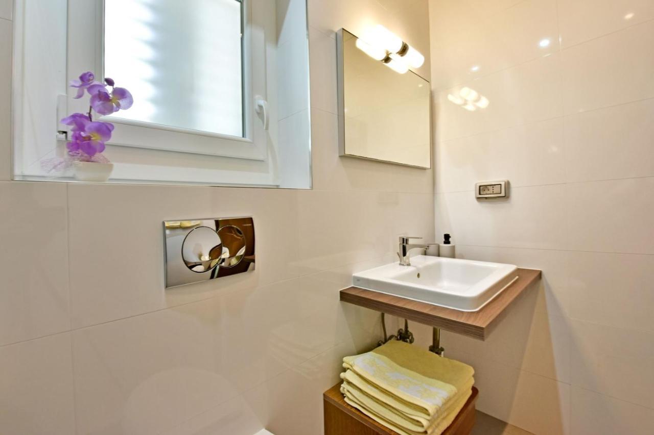 Apartments House Anna For Max 13 Persons In Porec, Pet Friendly Dış mekan fotoğraf