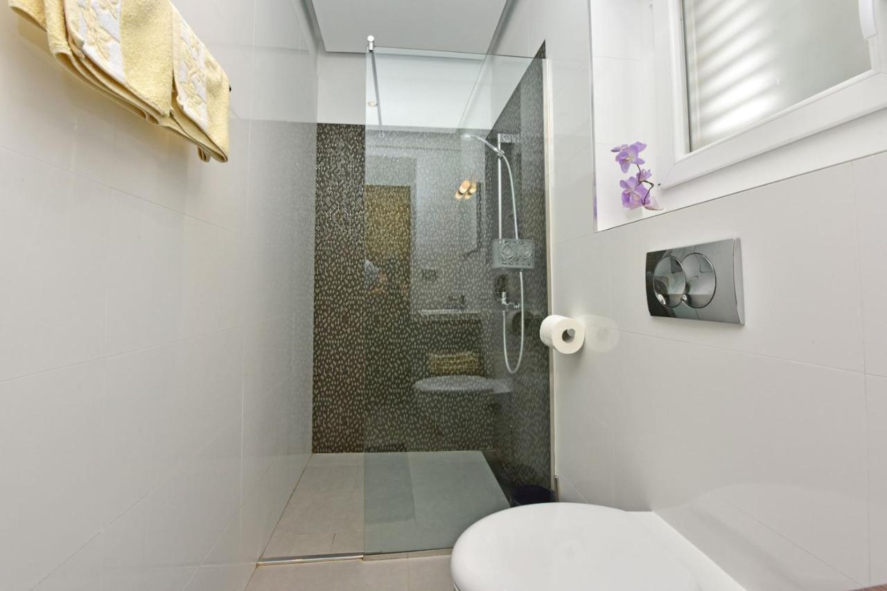 Apartments House Anna For Max 13 Persons In Porec, Pet Friendly Dış mekan fotoğraf