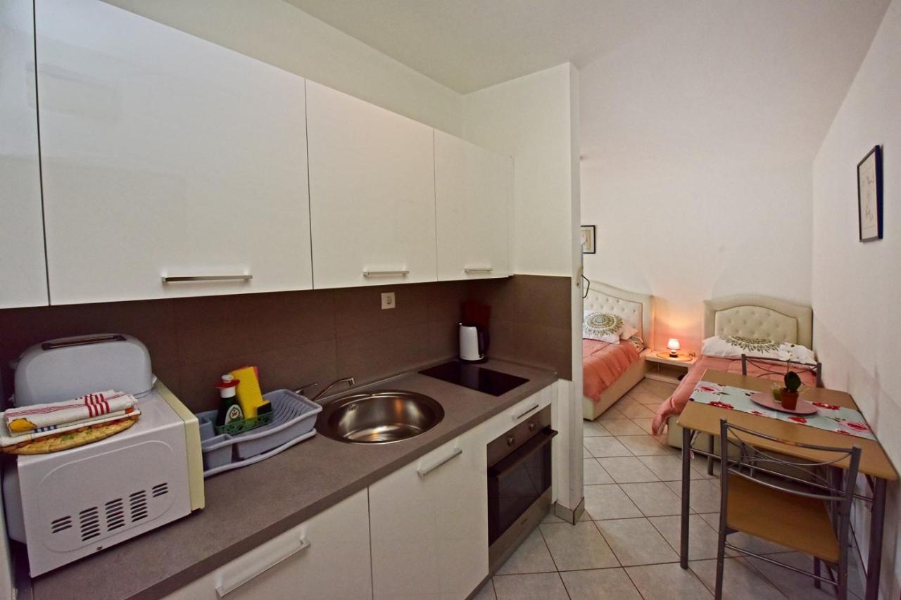 Apartments House Anna For Max 13 Persons In Porec, Pet Friendly Dış mekan fotoğraf