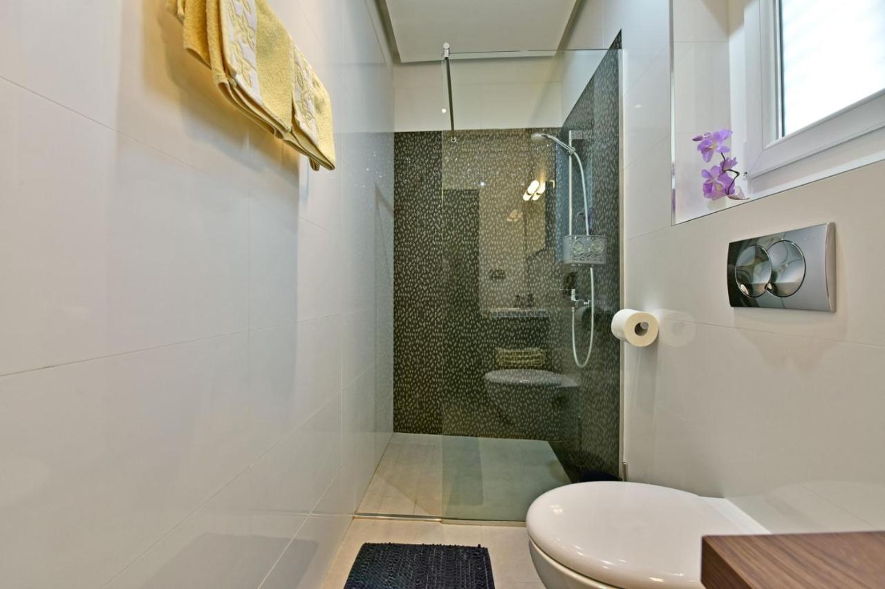 Apartments House Anna For Max 13 Persons In Porec, Pet Friendly Dış mekan fotoğraf