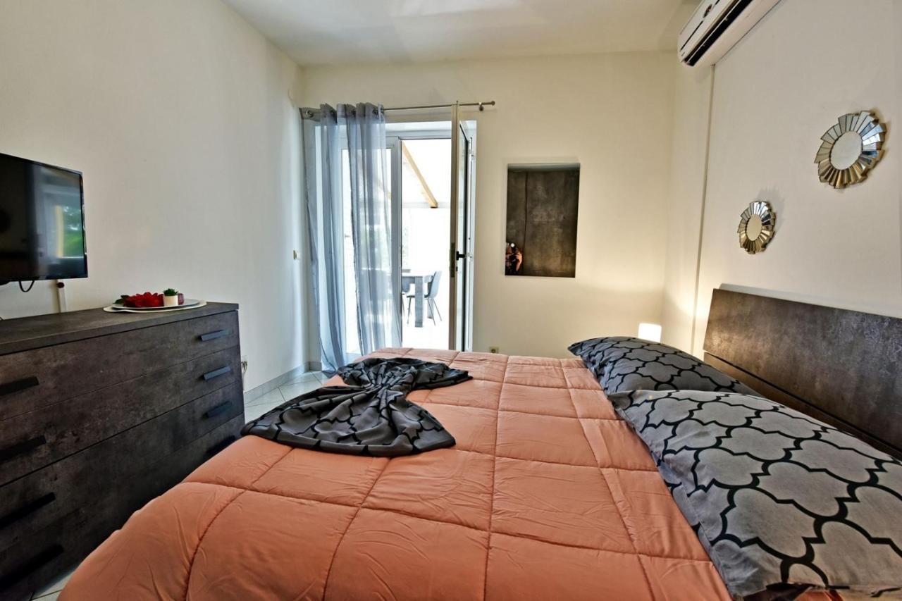 Apartments House Anna For Max 13 Persons In Porec, Pet Friendly Dış mekan fotoğraf