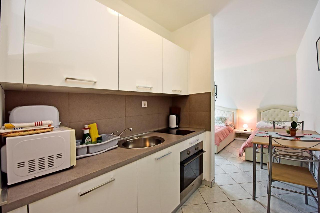 Apartments House Anna For Max 13 Persons In Porec, Pet Friendly Dış mekan fotoğraf