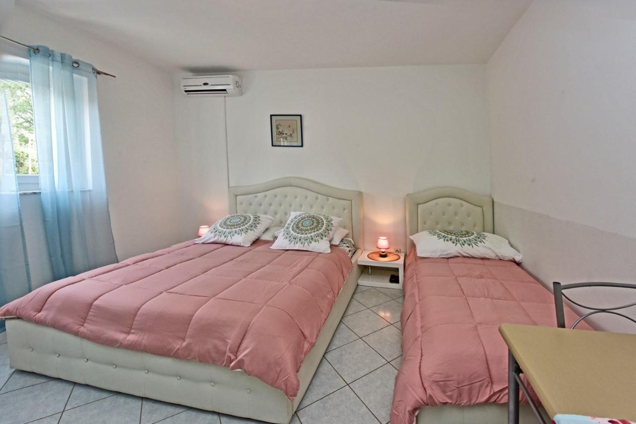 Apartments House Anna For Max 13 Persons In Porec, Pet Friendly Dış mekan fotoğraf