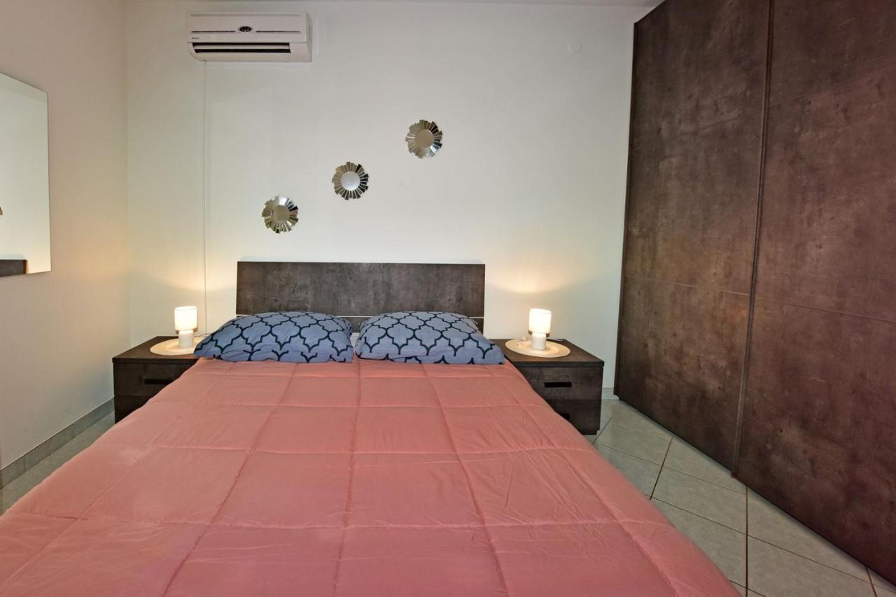 Apartments House Anna For Max 13 Persons In Porec, Pet Friendly Dış mekan fotoğraf