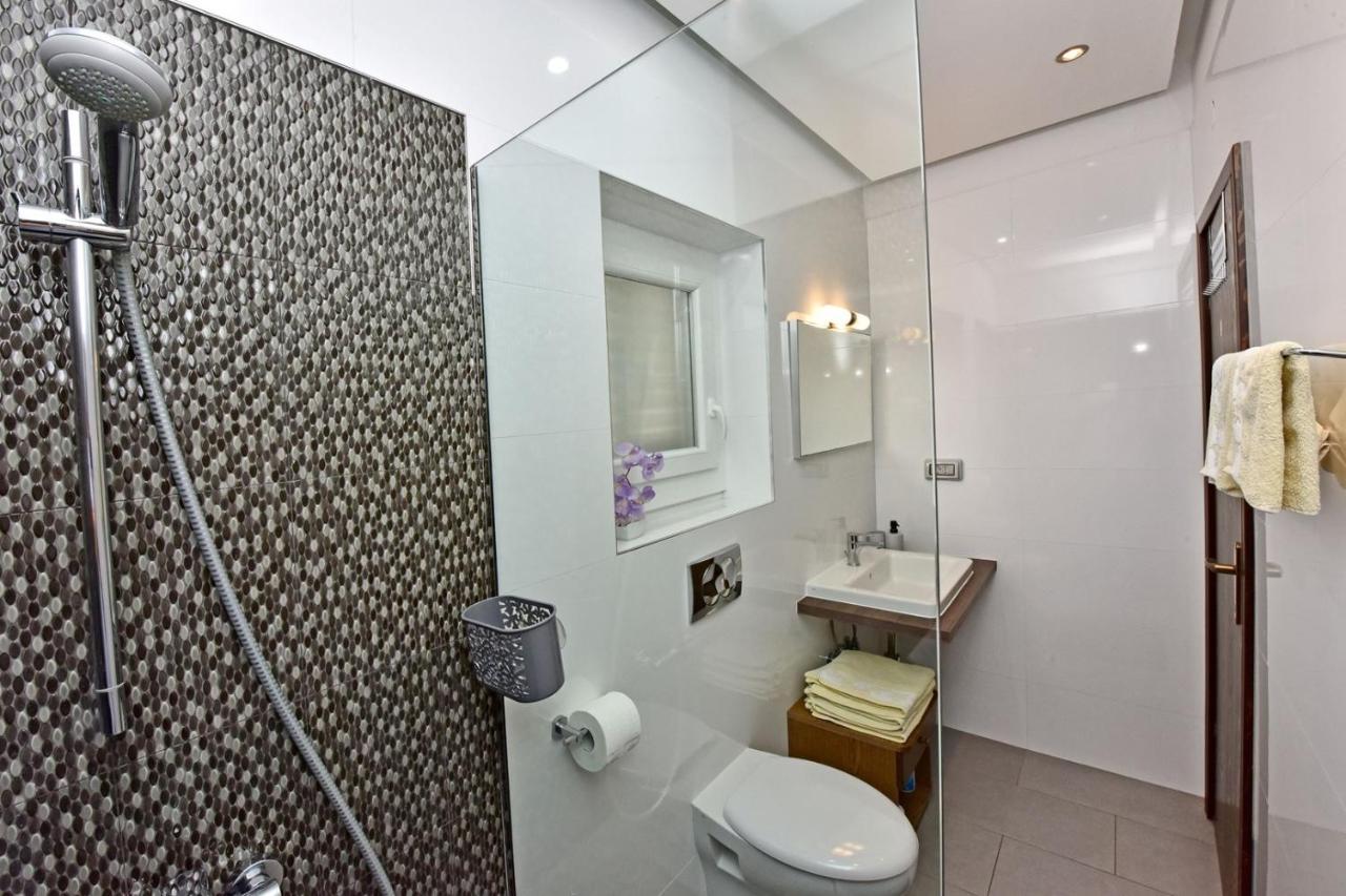 Apartments House Anna For Max 13 Persons In Porec, Pet Friendly Dış mekan fotoğraf