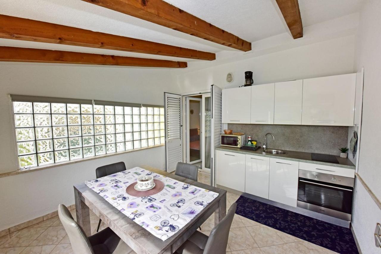 Apartments House Anna For Max 13 Persons In Porec, Pet Friendly Dış mekan fotoğraf