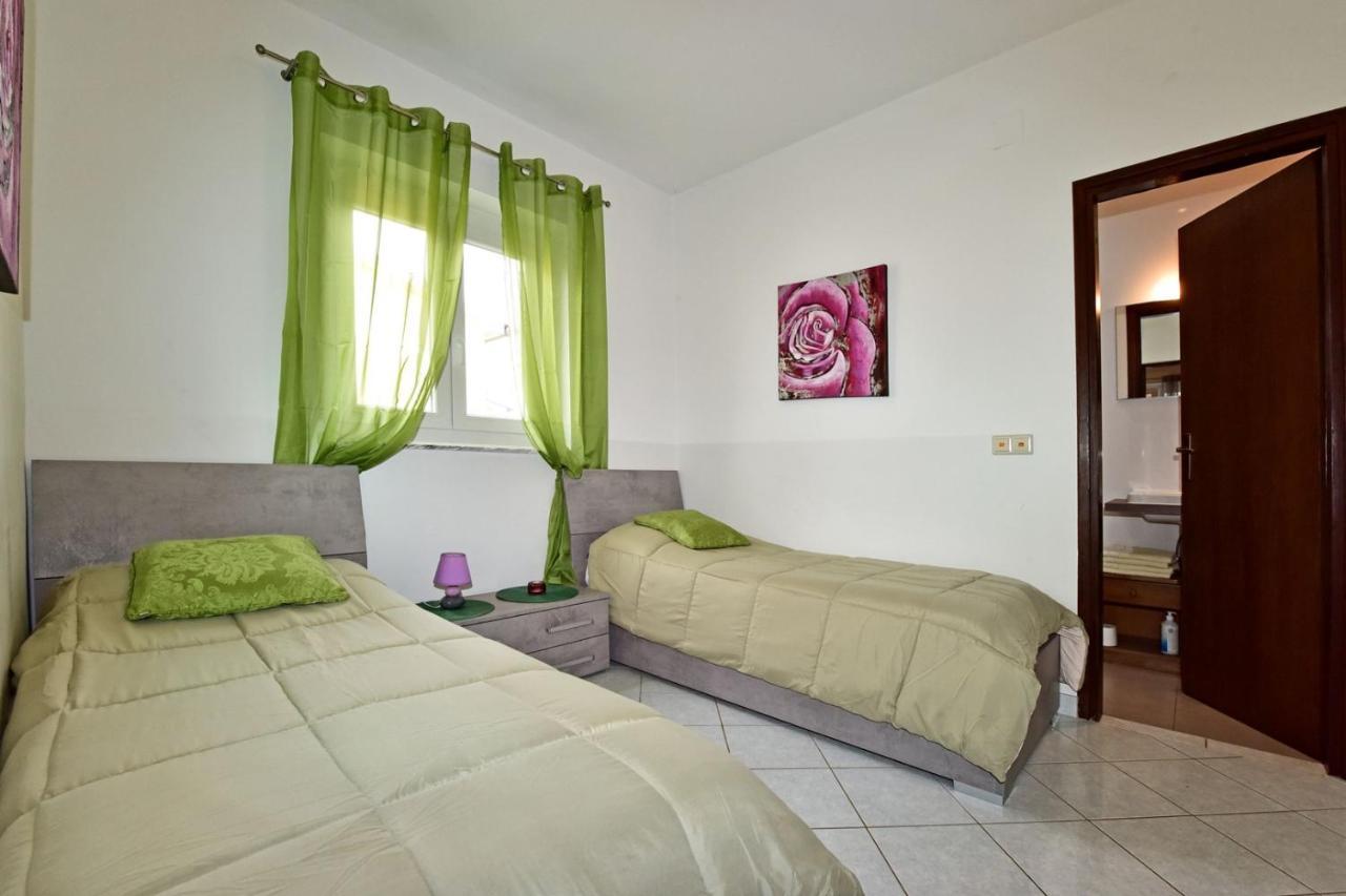 Apartments House Anna For Max 13 Persons In Porec, Pet Friendly Dış mekan fotoğraf